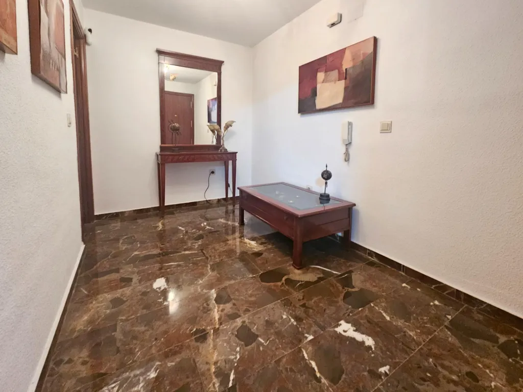 Entrée - VPO Flat with Pool in Bulevar, Jaén