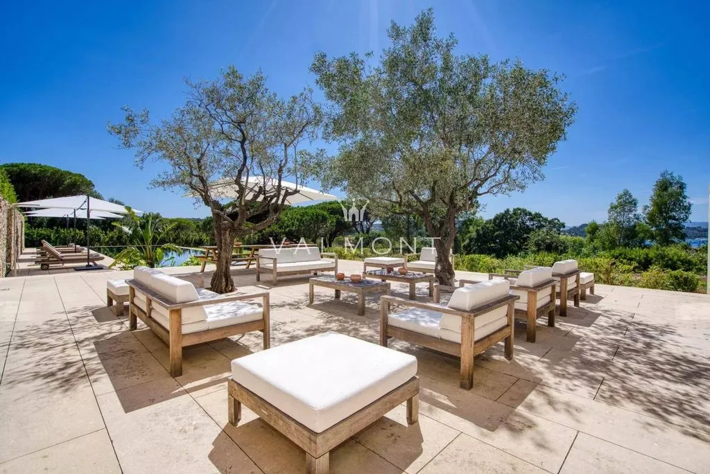 Terrasse - Villa Luxueuse avec Vue Mer à Saint-Tropez