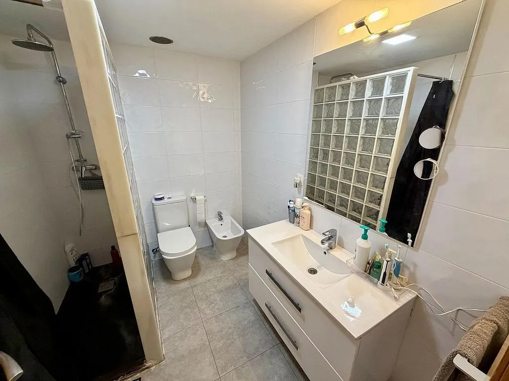Vannitoad - Apartment with Balcony in Silla