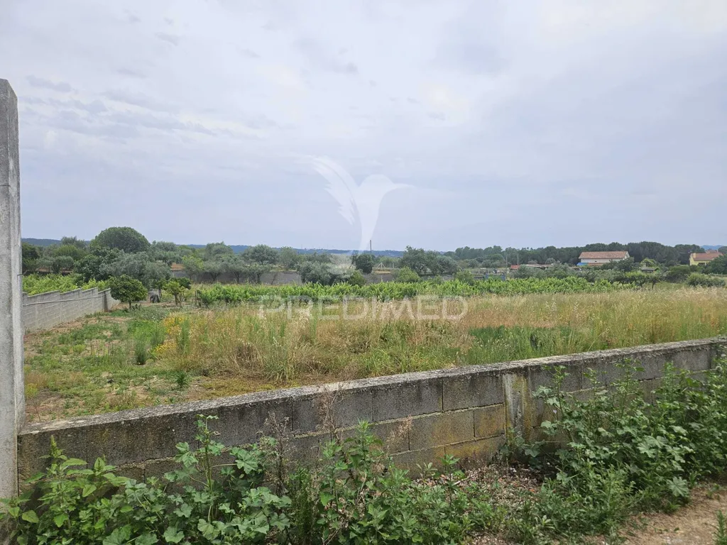Giardino - Urban Plot with Construction Potential in Valdonas