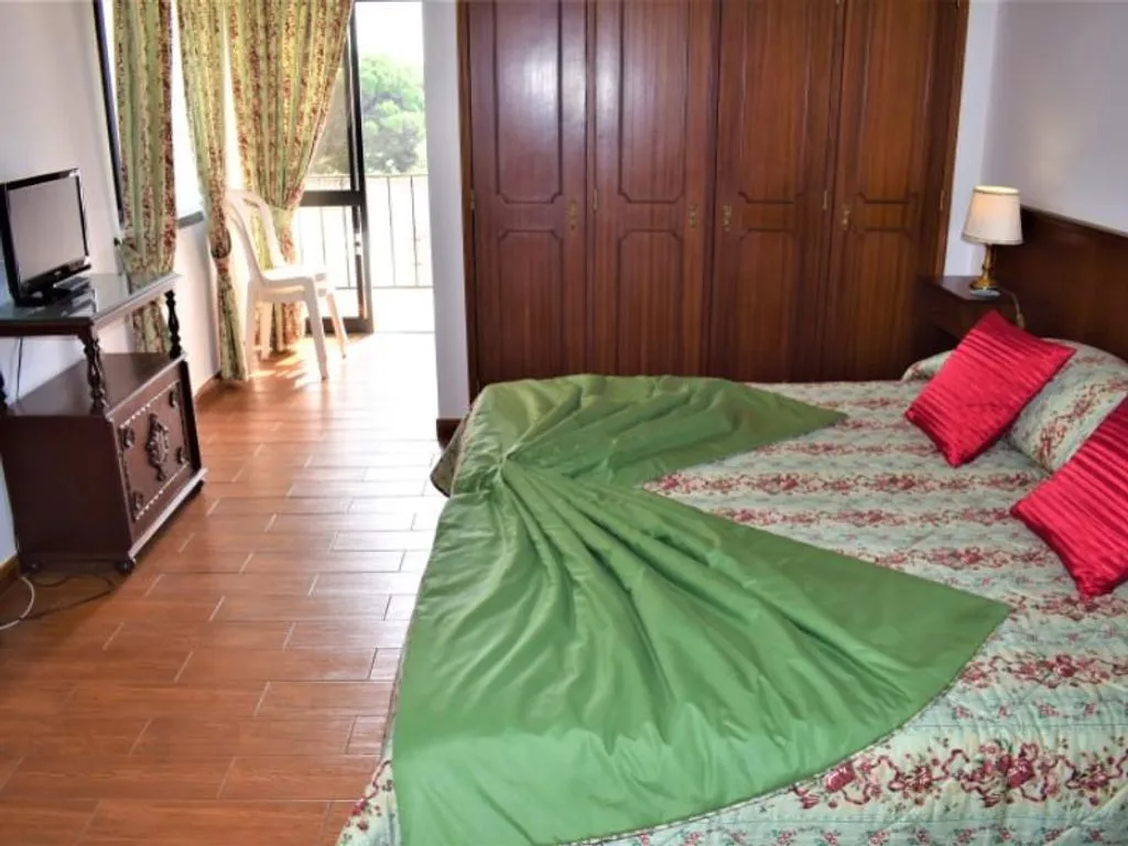 Bedrooms - Luxury Hotel with Pool in Estoril, Cascais