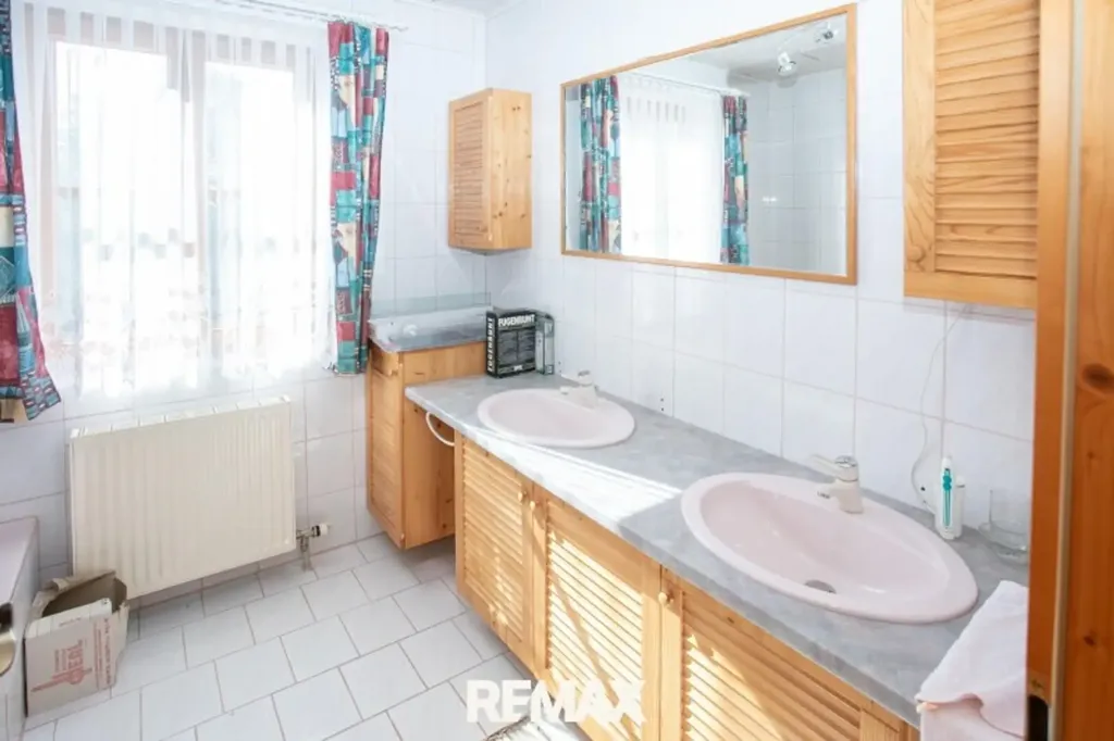 Vannitoad - Spacious House with Workshop in Kautzen