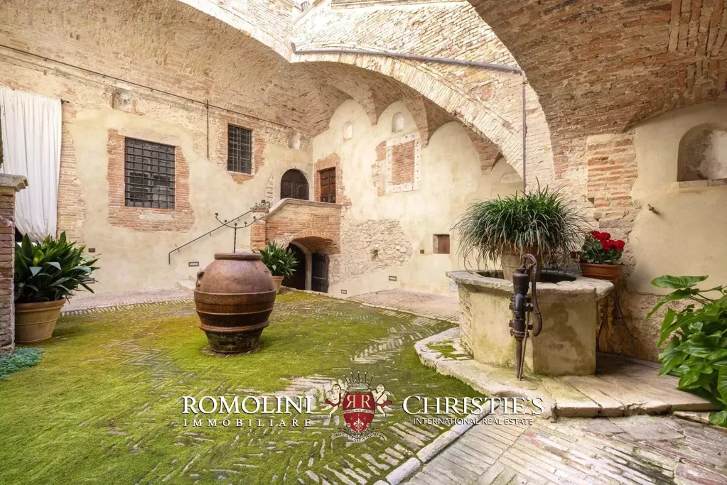 Aed - Historic Estate with Castle in Umbria