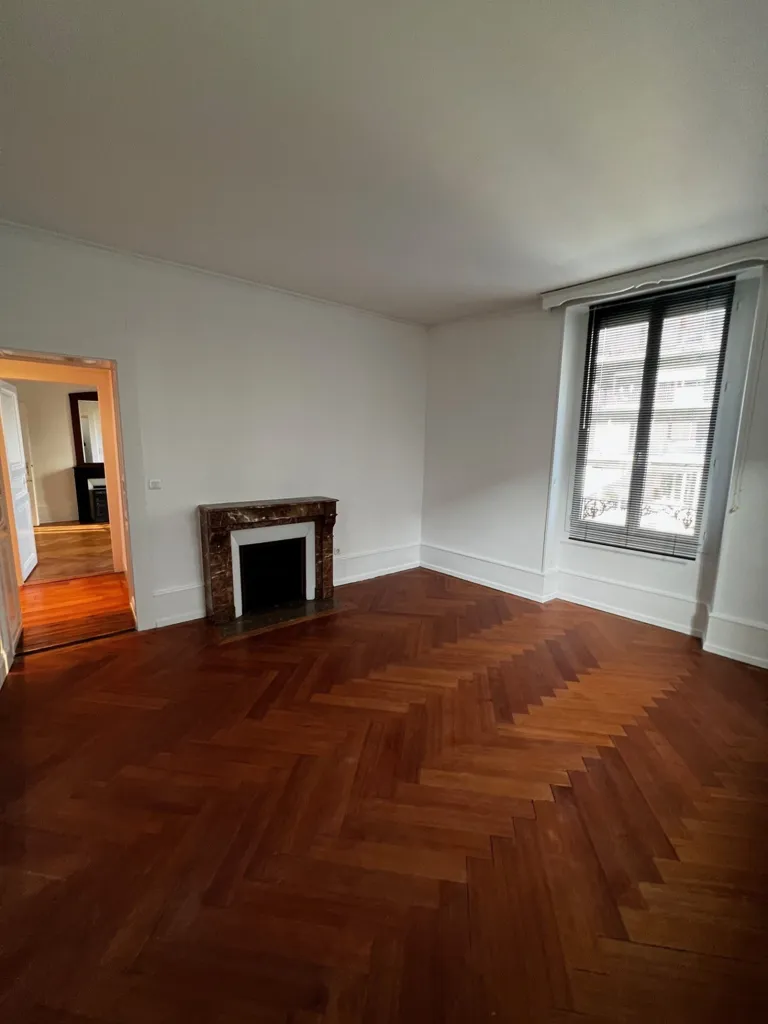 Elutuba - 3-Bed Flat with Sea View in Evian Centre