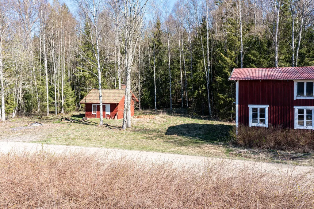 Extérieur - Charming Farmhouse with Workshop in Salbohed