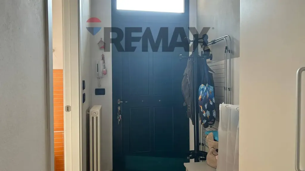 Esik - Modern Studio with Darsena View in Ferrara