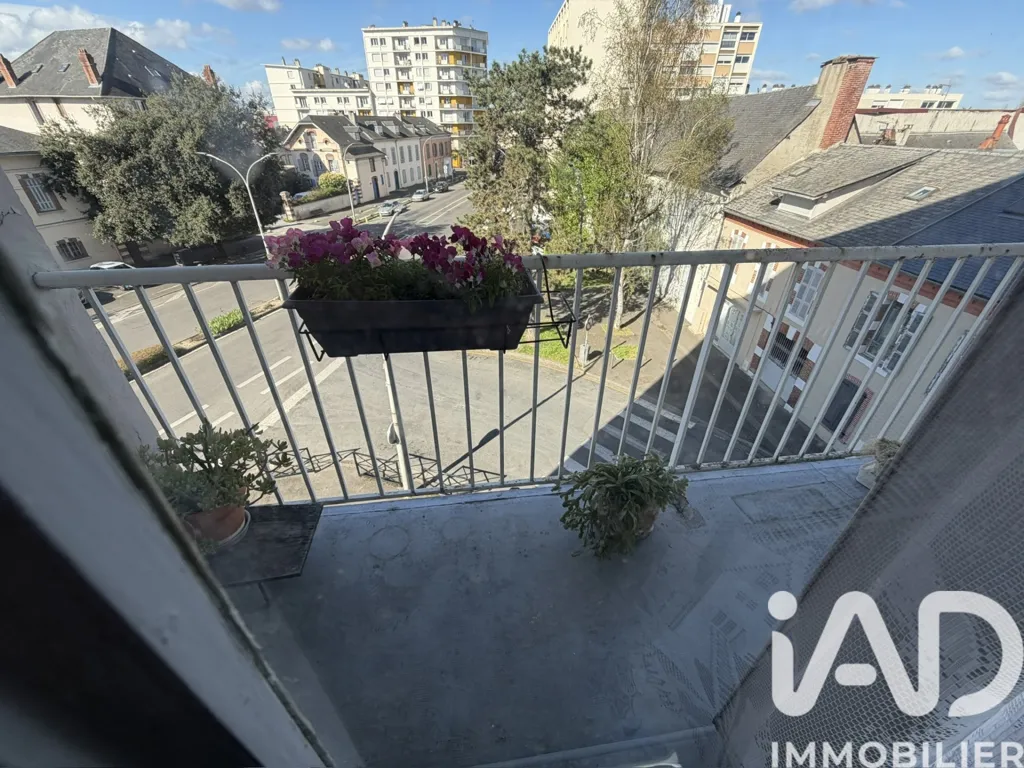 Balcony - 3-Bedroom Apartment with Balcony in Tarbes