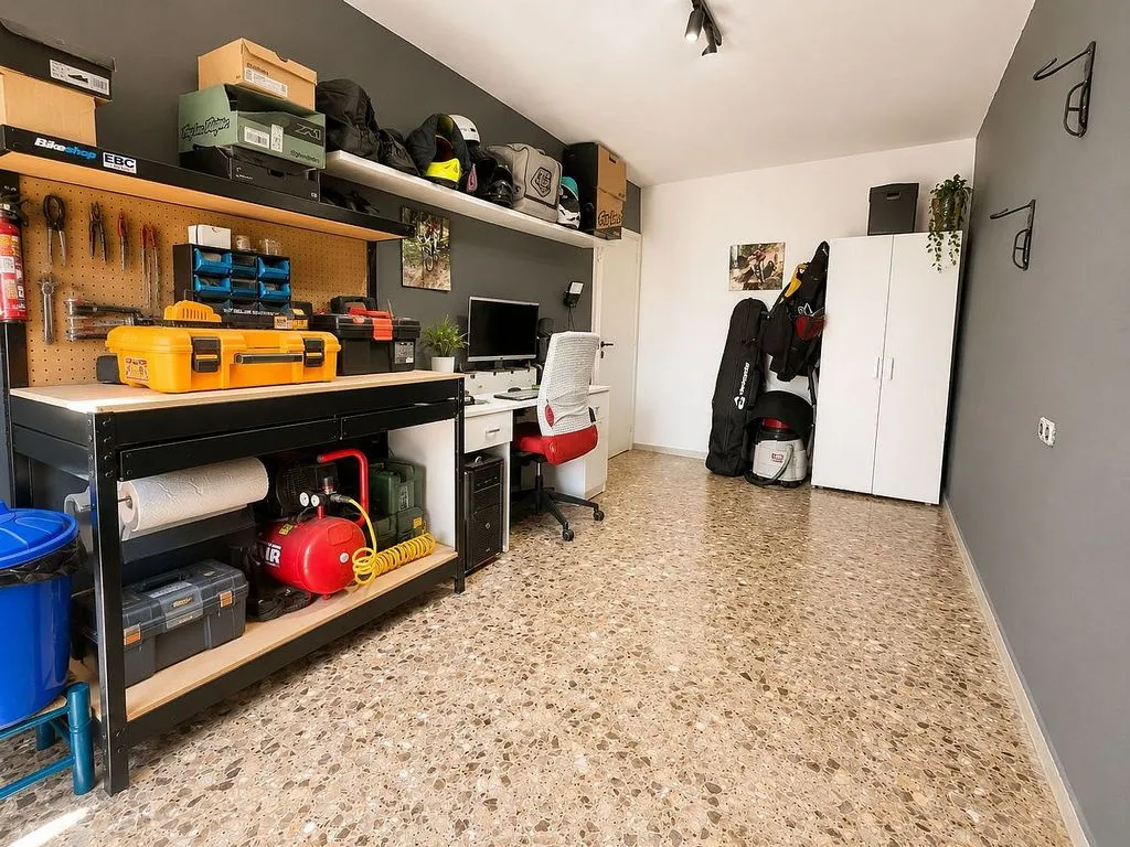 Garage - Apartment with Terrace and Parking in Reus