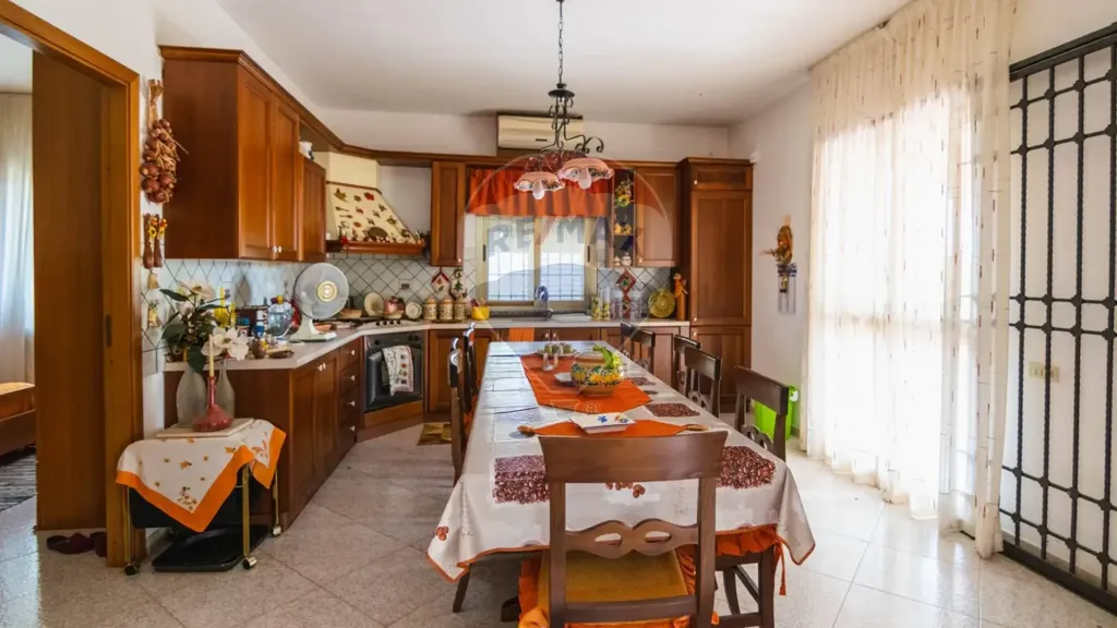 Salle à manger - Bifamiliar Villa with Garden in Caltanissetta