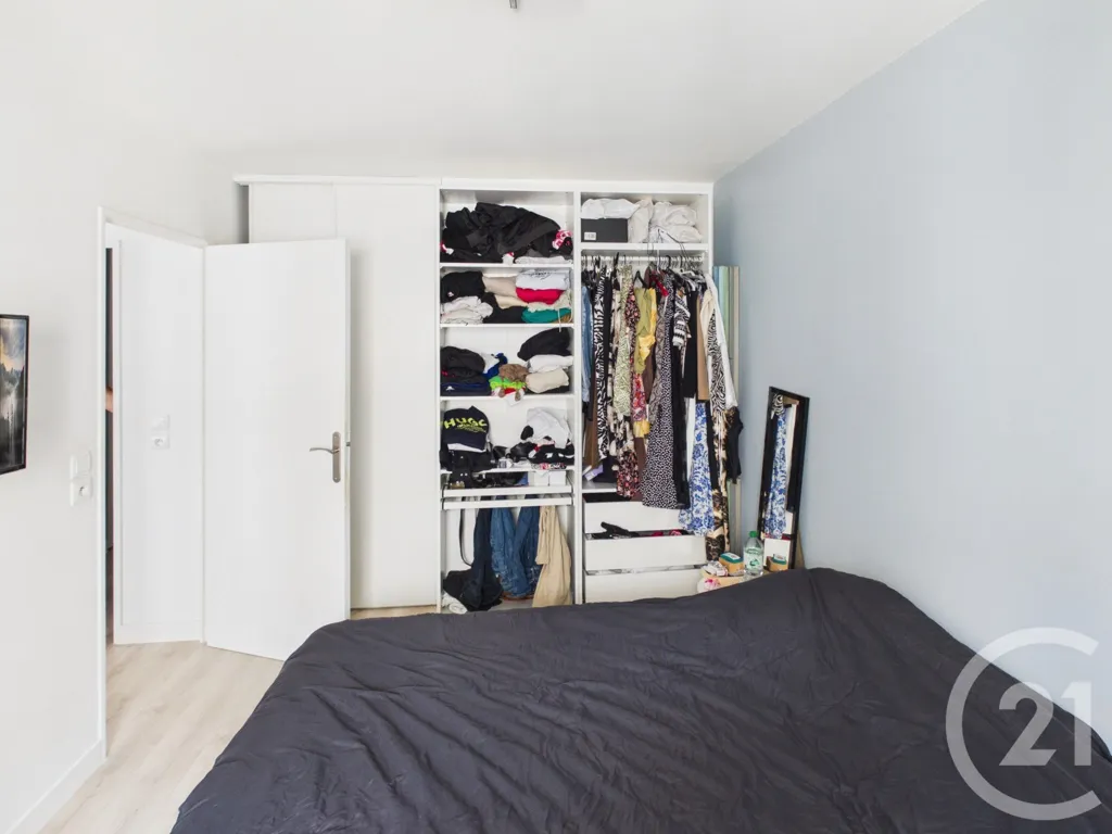 Chambres - Appartement 2 Pièces avec Parking à Trappes