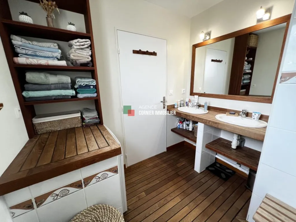 Salles de bain - Maison Mitoyenne avec Terrasse Sud-Ouest à Acigné