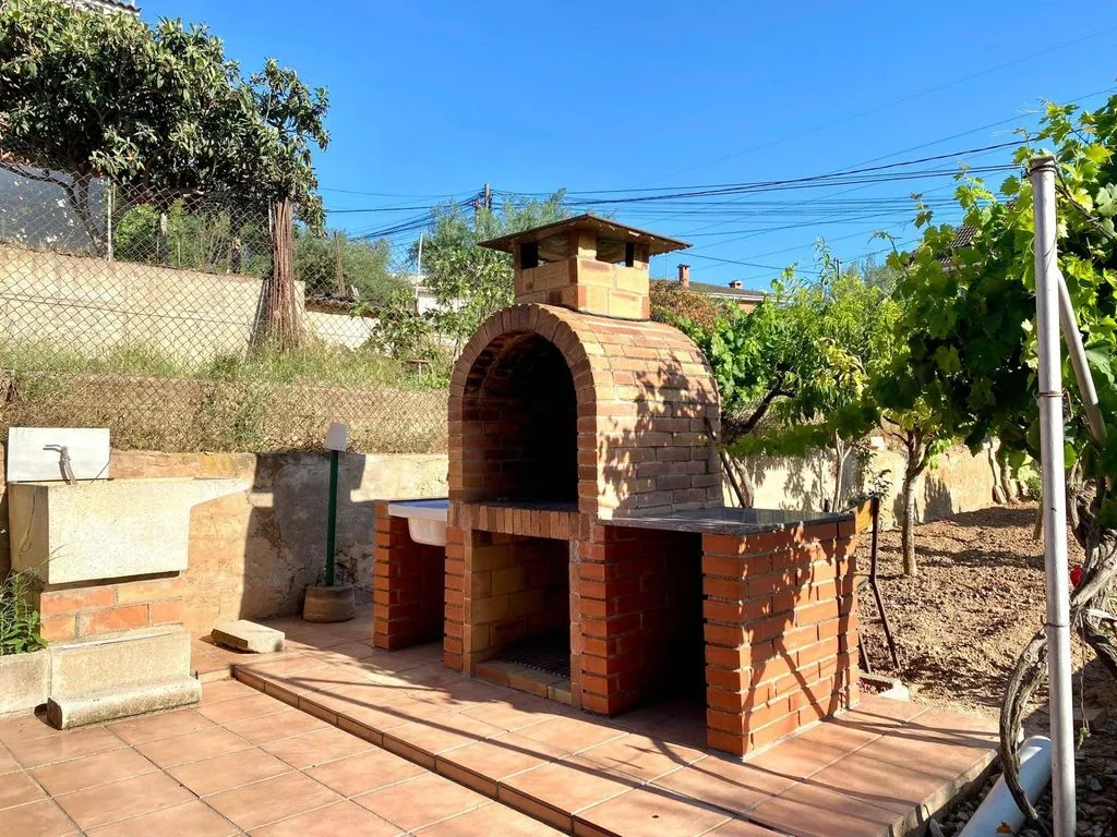 Terrasse - Luxury House with Four-Winds Design in Castellbisbal