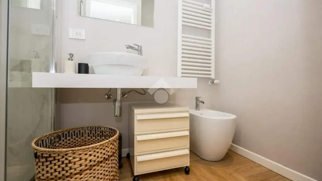 Vannitoad - Elegant Trilocale with Balcony in Milan