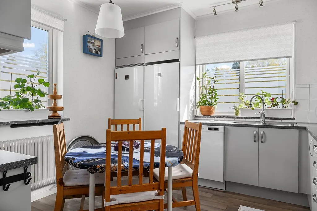 Salle à manger - Charming Villa with Garden in Filipstad