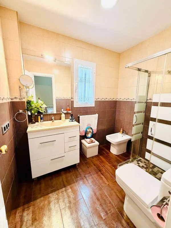 Salles de bain - Single-Storey Chalet with Terrace in Montequinto