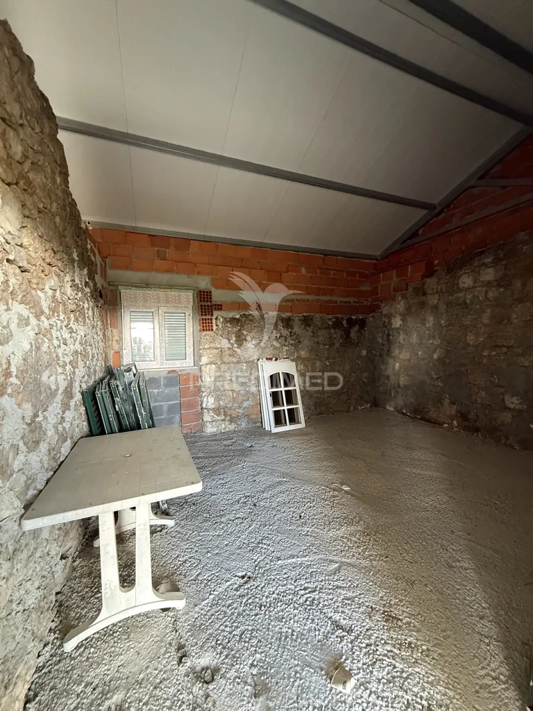 Garage - Rural Quinta with Olive Grove in Vaqueiros