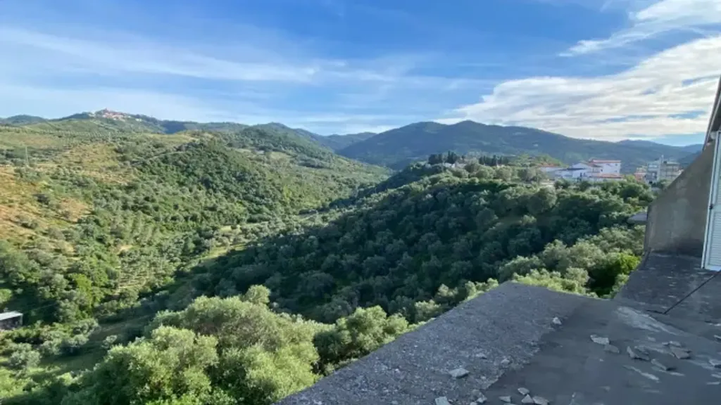 Balcony - Multi-Unit Building with Panoramic View in Cariati