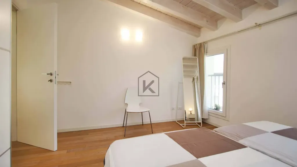 Chambres - Bright Triplex with Balcony in Milan