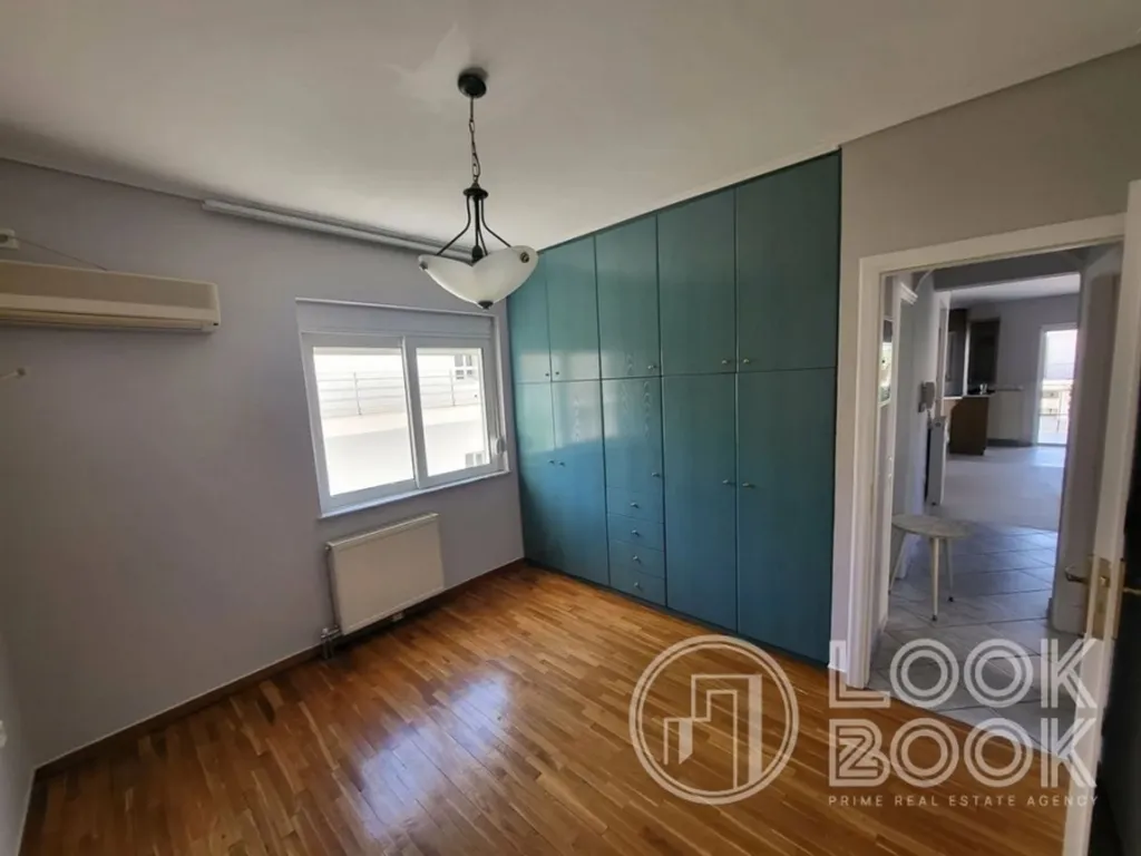 Magamistoad - Apartment with Double Fronted Views in Glyfada