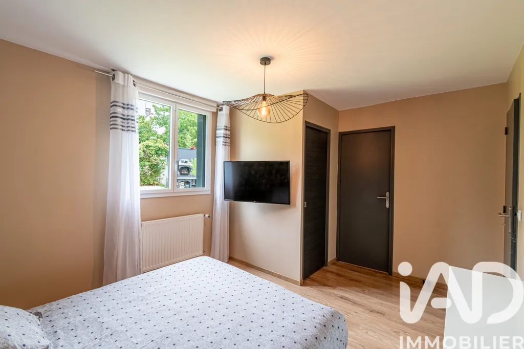 Magamistoad - Traditional House with Terrace in Yerres