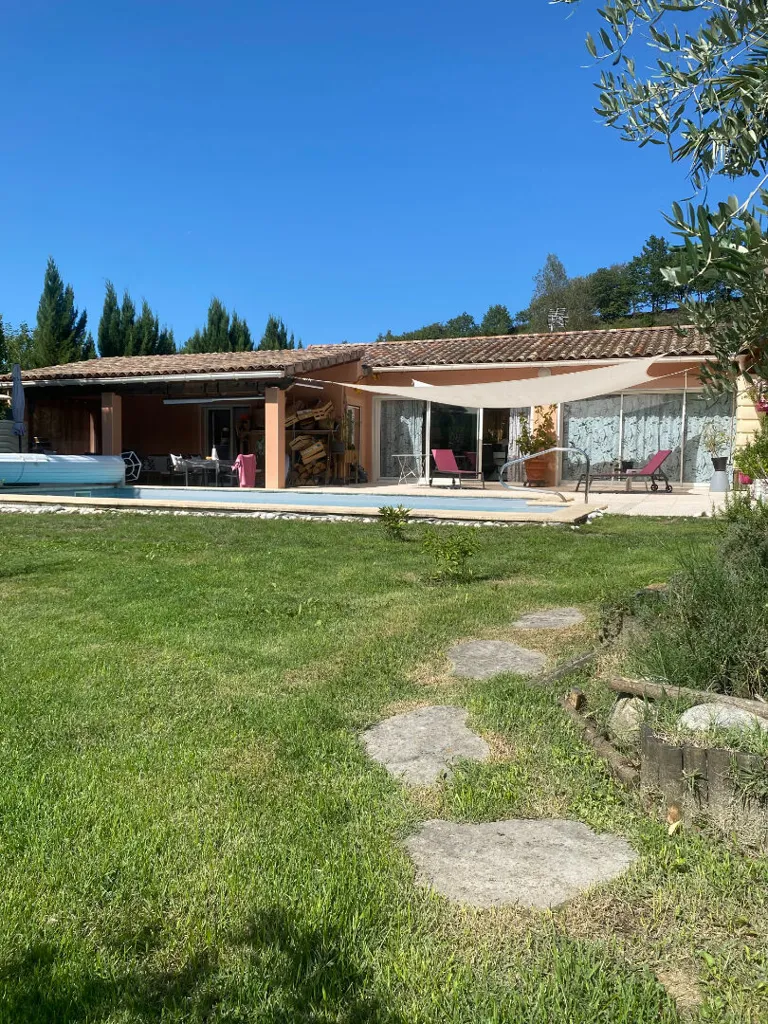 Jardin - Villa avec Piscine à Laroque d'Olmes
