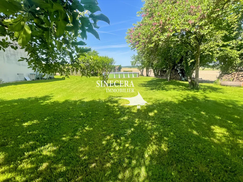 Jardin - Maison de Caractère avec Piscine en Campagne