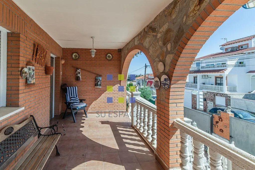 Terrace - Chalet with Pool in Méntrida