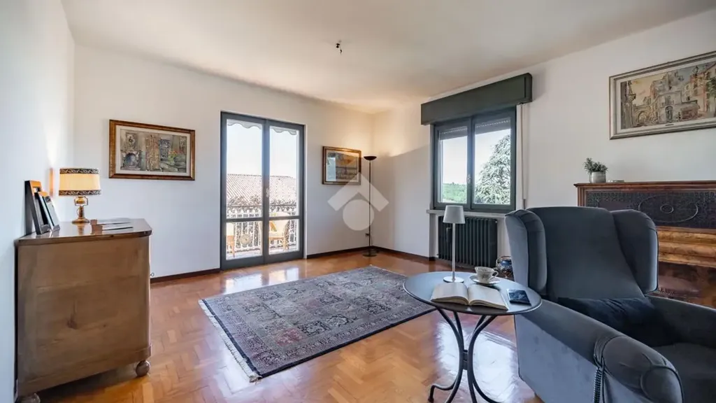 Séjour - Apartment with Panoramic View in Castello Di Brianza