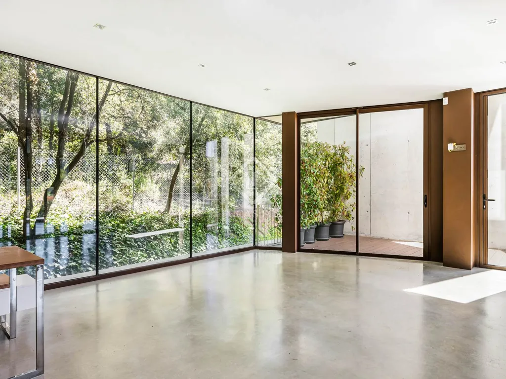Elutuba - Minimalist Villa with Infinity Pool in El Golf, Sant Cugat