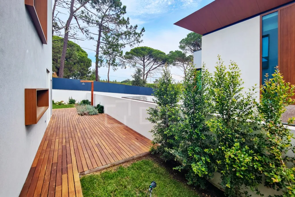 Giardino - 4-Bedroom House with Pool in Estoril