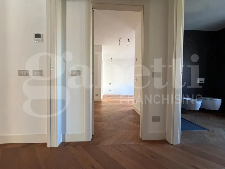 Entrée - Quadruplex with Central Location in Brescia