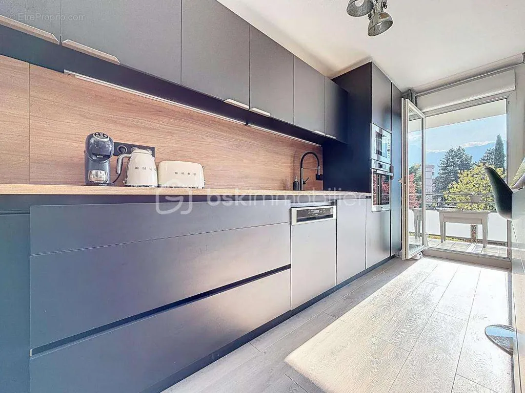 Kitchen - T3 Apartment with Terrace in Échirolles