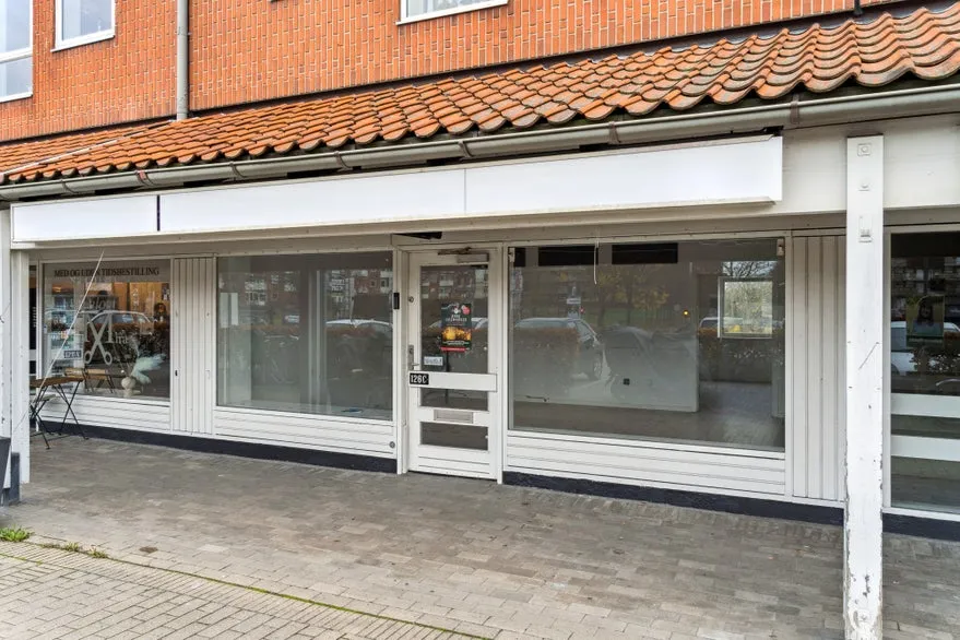 Välivaade - Retail Space with High Visibility in Søborg
