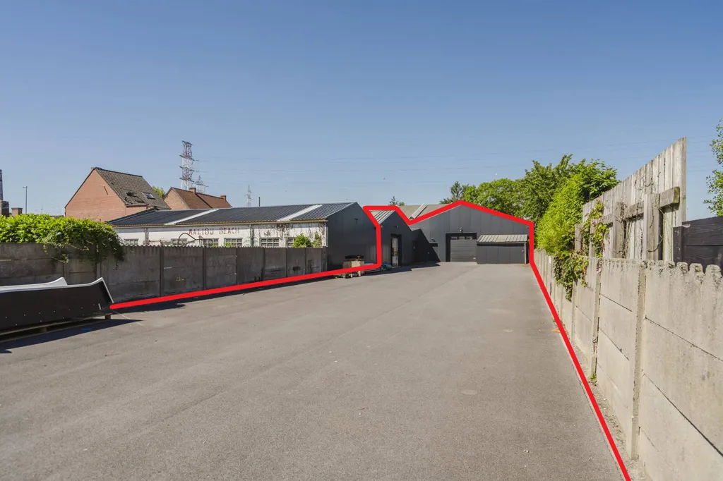 Extérieur - Bâtiment Commercial avec Appartement Loué à Wevelgem