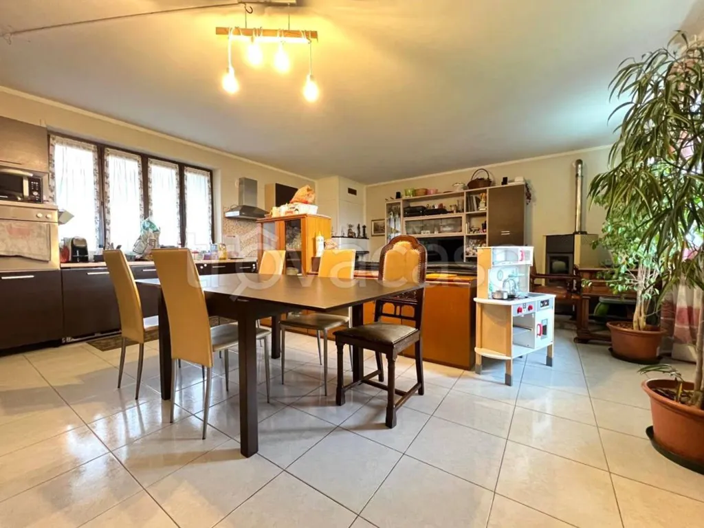 Salle à manger - Rustic Villa with Garden in Canale