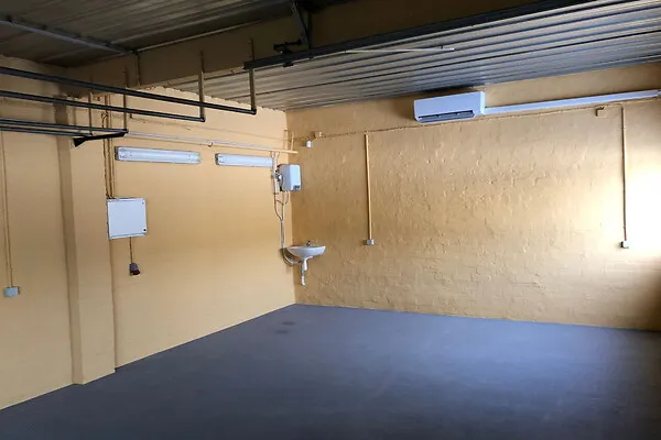 Garaaž - Industrial Unit with Workshop in Viimsi