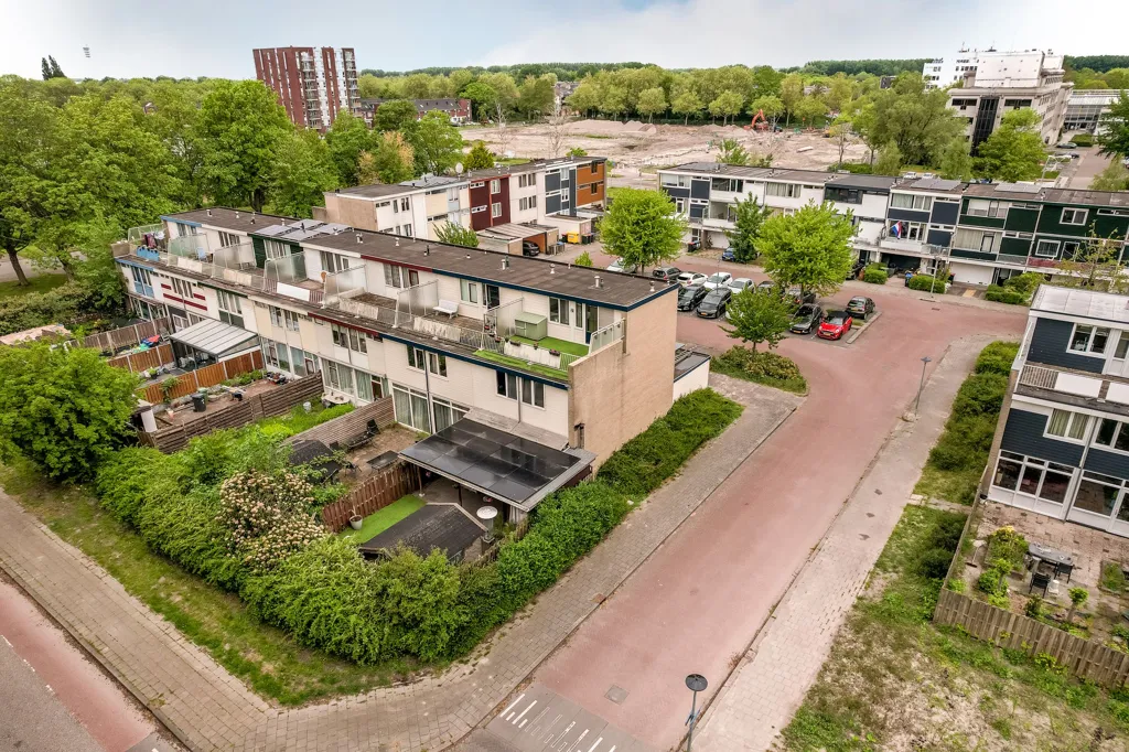 Vue aérienne - Modern Corner House with Solar Panels in Atolwijk