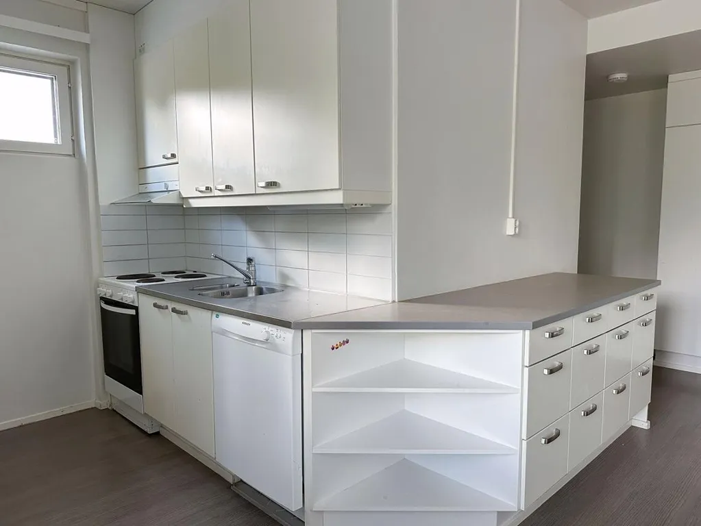 Cuisine - Spacious Flat with Balcony in Länsimäki, Vantaa
