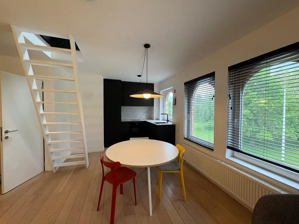 Salle à manger - Studio Haut de Gamme avec Chambre Séparée à Proximité du Centre-Ville
