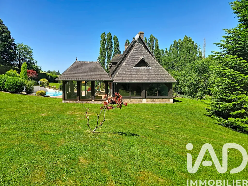 Jardin - Maison Traditionnelle avec Piscine à Saint-Germain-de-Pasquier