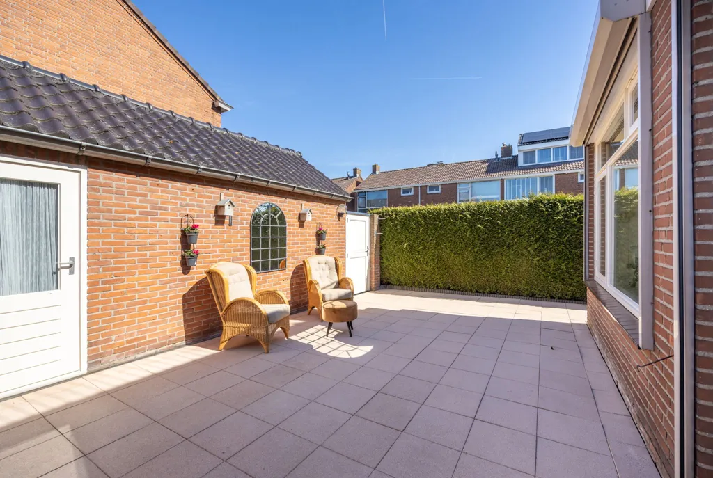 Terrasse - Corner House with Terrace in Etten-Leur