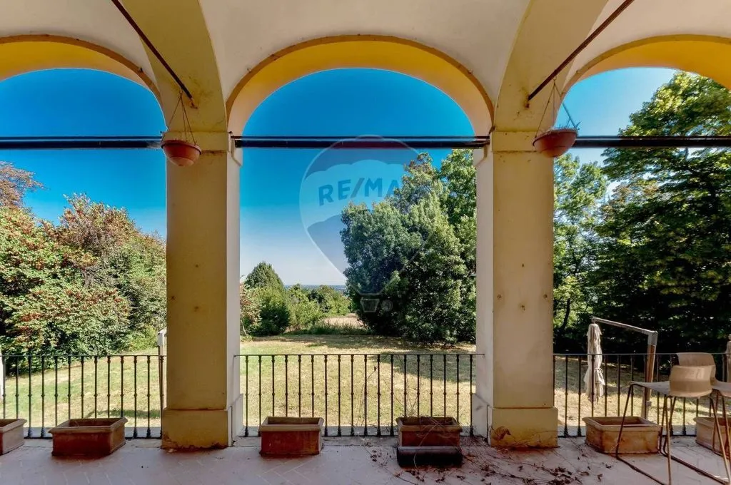 Terrass - Historic Villa with Private Park in Valsamoggia