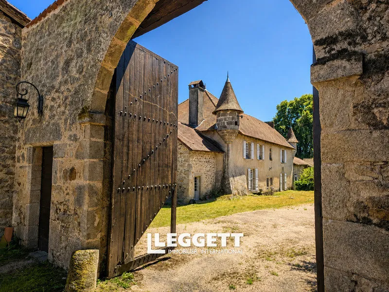 Jardin - Château historique avec étang à Marval