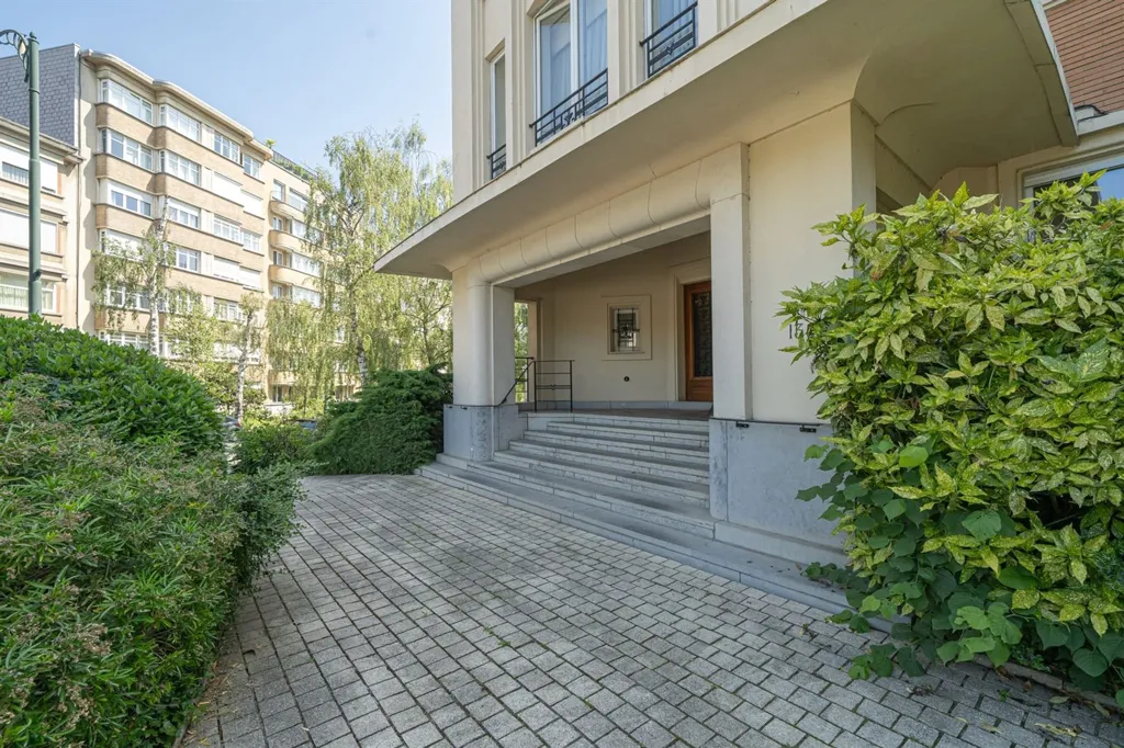 Esterno - Flat with Garage in Solbosch, Brussels