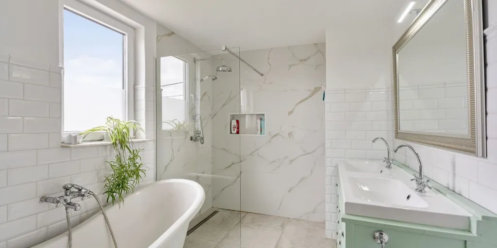 Salles de bain - Maison Charmante avec Jardin à Herk-de-Stad