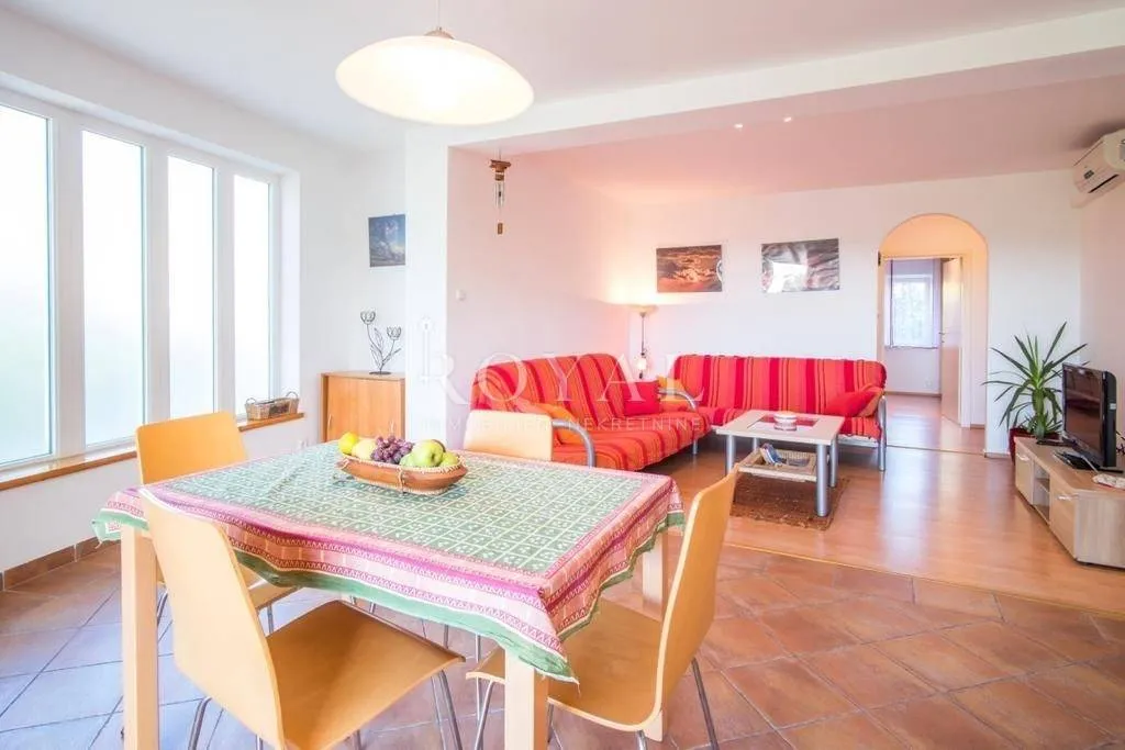 Dining Room - Family House with Seafront Access in Punat
