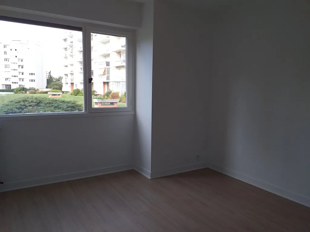 Toad - Renovated Flat with Garden View in Angers