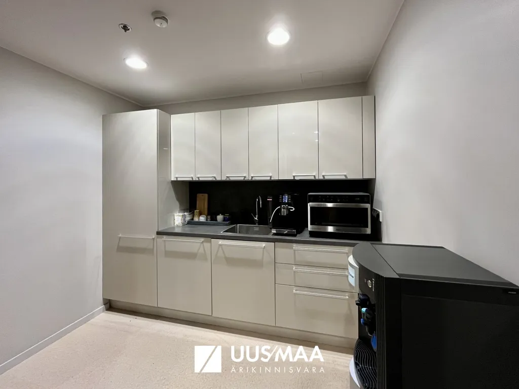 Cucina - Office with Panoramic Views in Maakri District