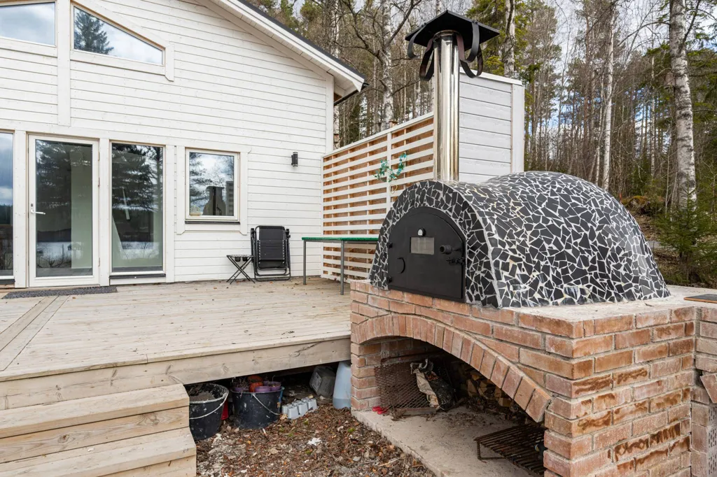 Terrace - Year-Round Cottage with Boat Access in Binnäset