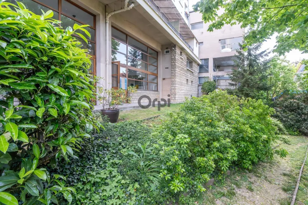 Garden - 5-Piece Flat with Balcony in Joinville-le-Pont